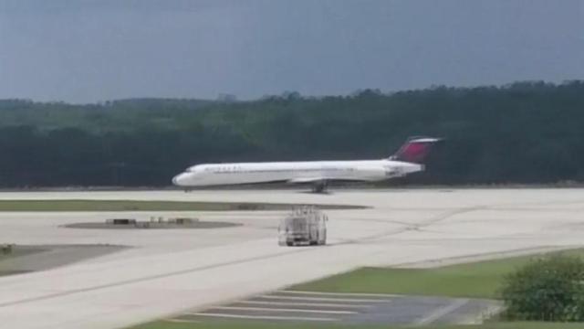 Delta flight makes emergency landing