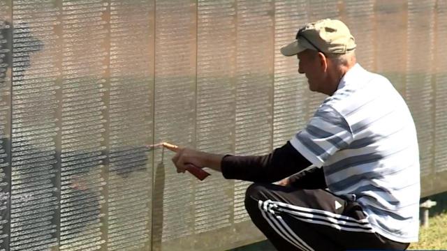 Wall That Heals helps people pay respects to those who died in Vietnam War