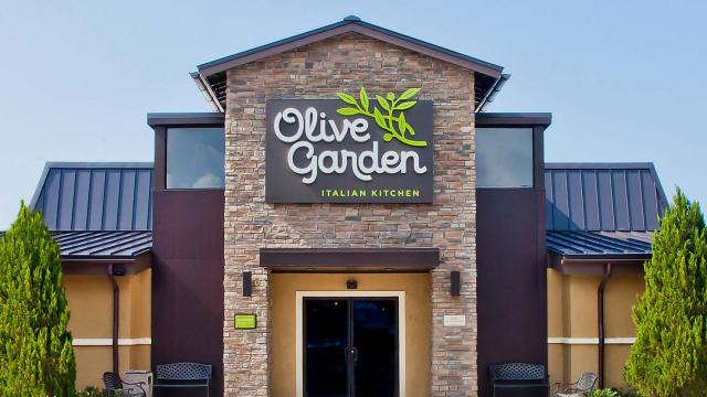 Fire burns at Olive Garden in Fayetteville