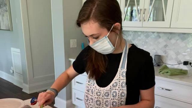 Durham teen bakes to help restaurant workers in need