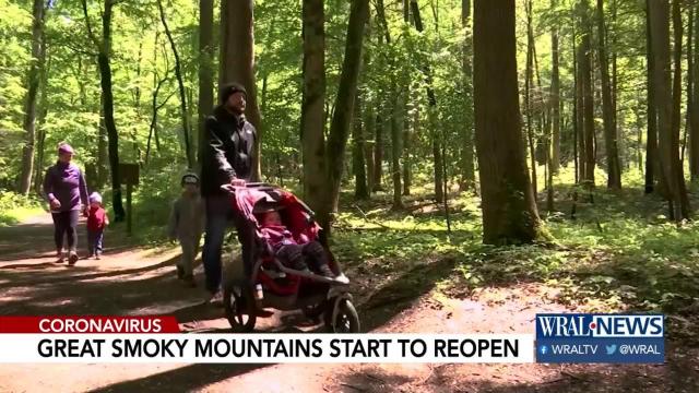 Great Smoky Mountains park reopens