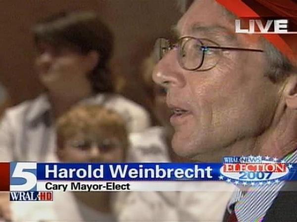 Weinbrecht Speaks to Supporters