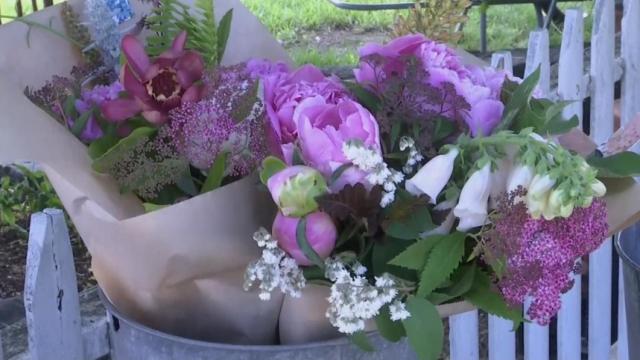 Blooming business: Florist offers curbside bouquets