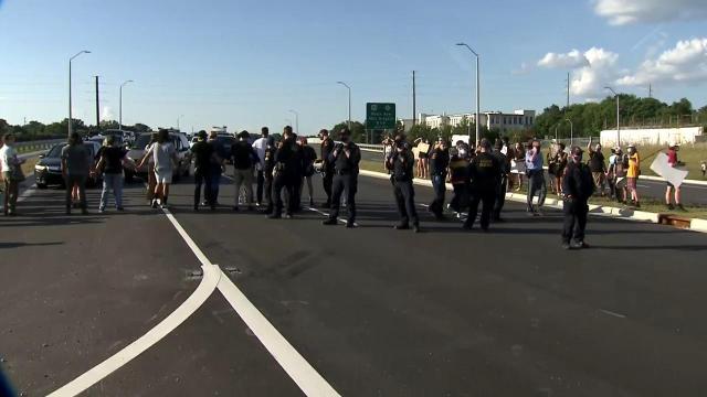 Timeline: Protesters blocked Capital Boulevard traffic for 37 minutes before Raleigh police stepped in