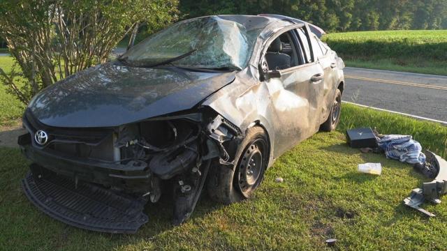 19-year-old pregnant woman overturns car in Johnston County