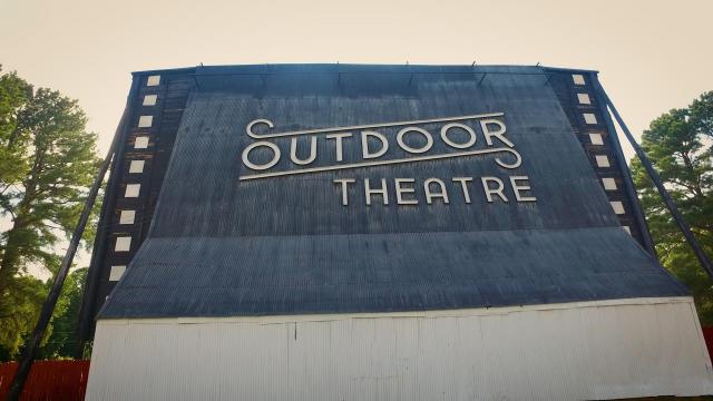 Raleigh Road Outdoor Theatre offers outdoor movies