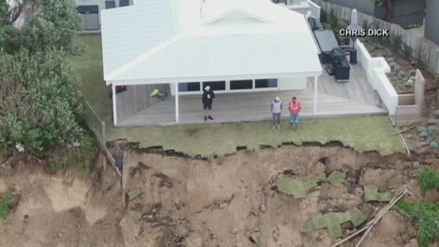 Erosion on the Australian coast almost caused these homes to fall into the sea 