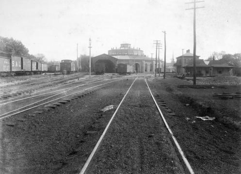 Historic photo of the Raleigh roundhouse, built in the 1800s. (Courtesy of the State Archives of North Carolina)