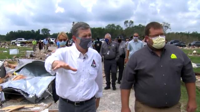 Governor visits Windsor in wake of fatal tornado