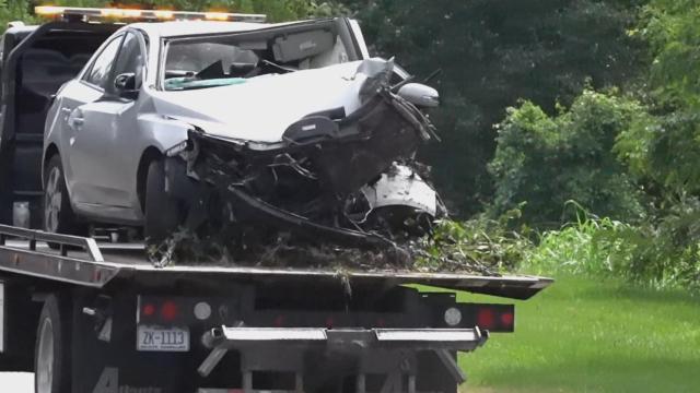 Driver dies after crashing car into tree on Western Boulevard 