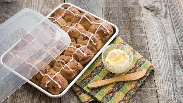 The Nordic Ware Natural Aluminum Commercial Baker's Quarter Sheet with Lid only $11.64 (reg. $19)