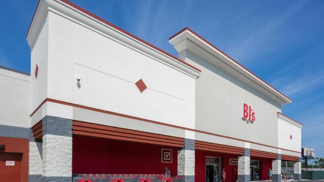 BJ's Membership only $20 (63% off) & Sam's Club Membership only $25 plus free pizza