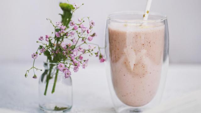 Recipe: Whip up this chocolate peanut butter smoothie for a healthy, filling treat