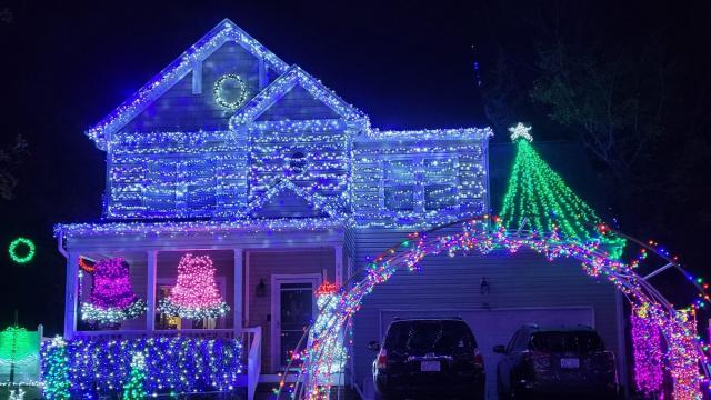 Find the best holiday lights at homes across the Triangle