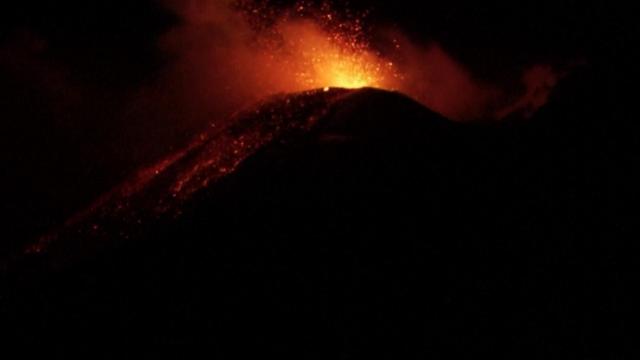 Watch Italian volcano Mt. Etna erupt