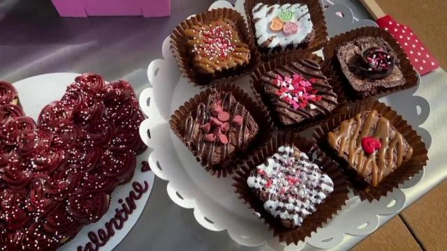 Smallcakes has hot cocoa bombs, Valentine's Day treats