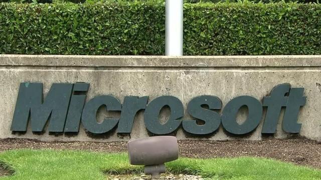 Talking Tech: Microsoft reports issues with some services