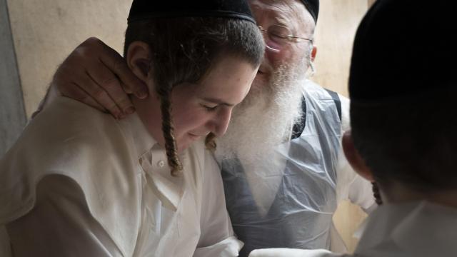 As Vaccine Rollout Gathers Pace, Israelis Celebrate Passover Together