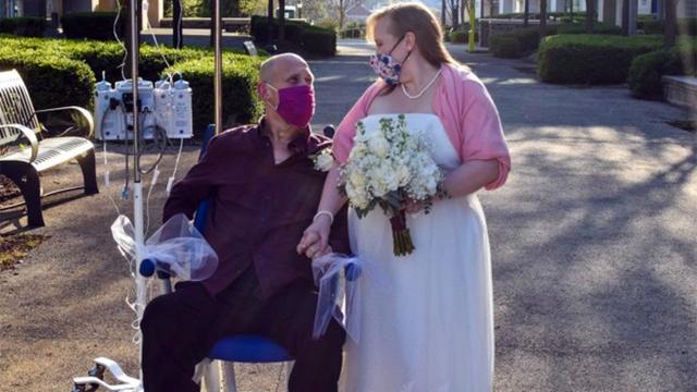 Dying patient marries fiancee at Duke Hospital 