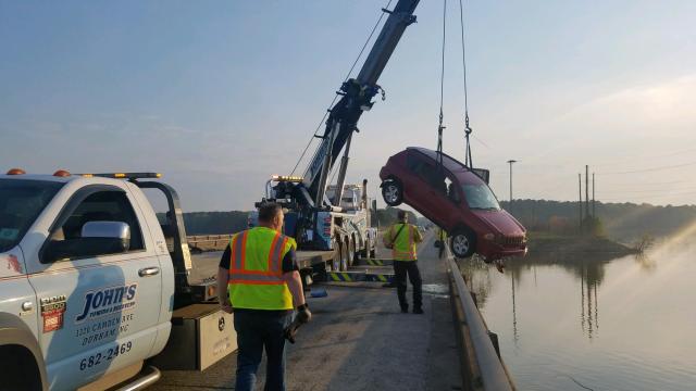 Stolen SUV pulled from Falls Lake in Durham after police chase