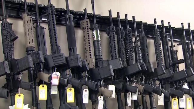 Convicted felon charged with selling AR-15 to pawn shop