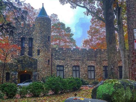 Gimghoul Castle in Chapel Hill legend and history.