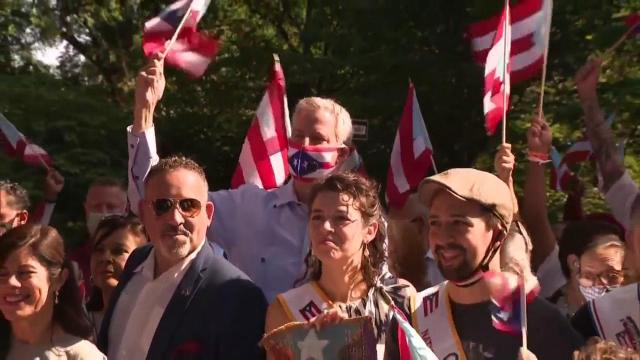 De Blasio, Miranda lead NYC's famed Puerto Rican Day parade