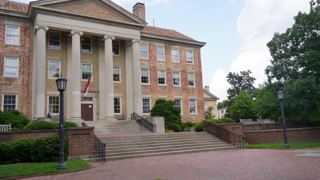 Report: UNC-Chapel Hill estimates at most 1,650 new infections each day when classes resume