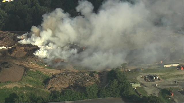 Sky 5 flies over Raleigh recycling plant fire