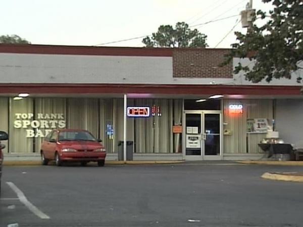 3 people shot outside Raleigh bar