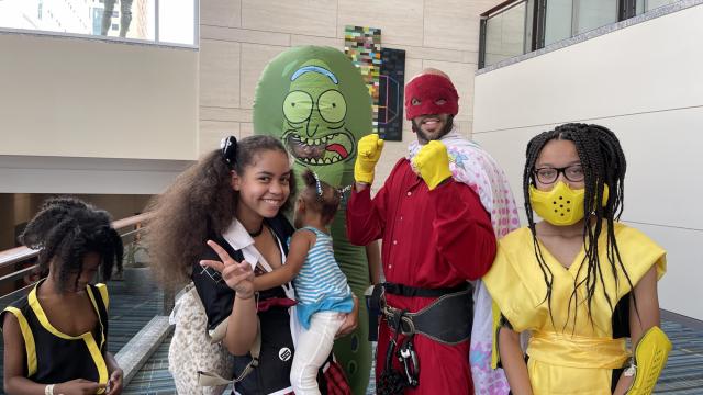 At GalaxyCon, masks remain optional while thousands gather