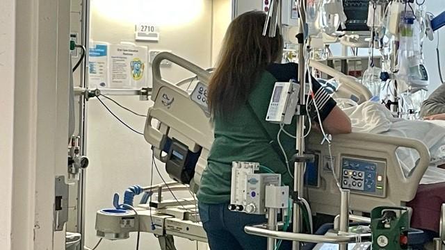 UNC Medical Center ICU confronts surge of COVID patients