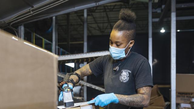 UPS to hire nearly 1,000 seasonal employees in Raleigh area at 'UPS Brown Friday' event
