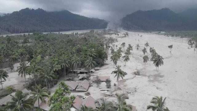 Over a dozen people injured following Indonesia volcano eruption 
