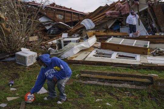 In a Kentucky Town Hit by a Tornado, Anguish, Worry — and Feeling Grateful to Be Alive
