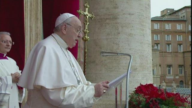 Pope Francis prays for end to COVID in Christmas message