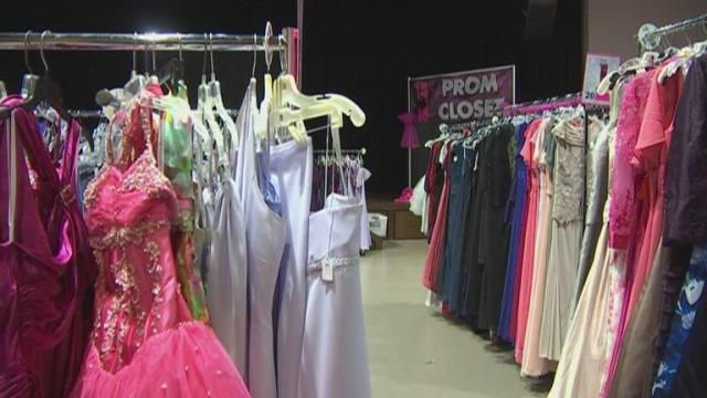 Church hosts "prom closet" for students unable to afford prom dresses 