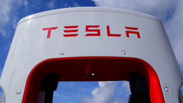 Tesla to build factory for power storage devices in China
