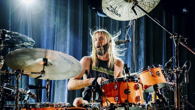 Foo Fighters Drummer Taylor Hawkins Dies at 50
