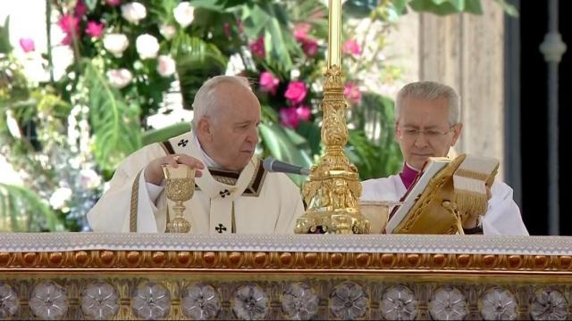 Pope Francis celebrates Easter