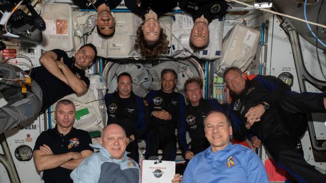 Startup Axiom's brokered all-private space mission crew back home