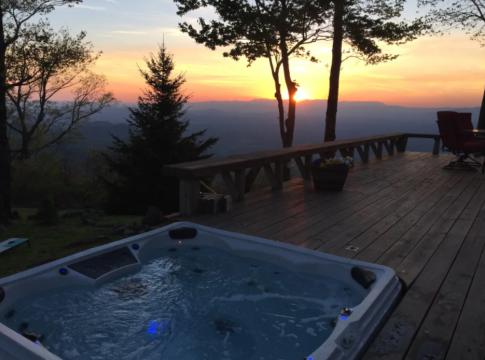 Blue Ridge Mountain popular Airbnb stay
