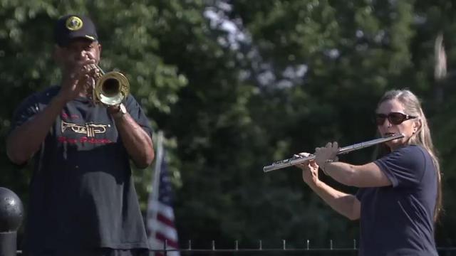 Couple uses music to express gratitude on Memorial Day to those who paid it all
