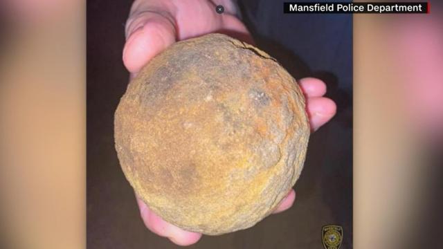Family finds Civil War-era cannonball in home