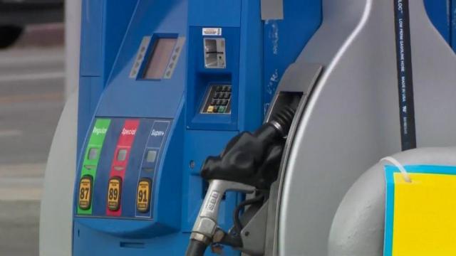 AAA: Gas prices falling in North Carolina