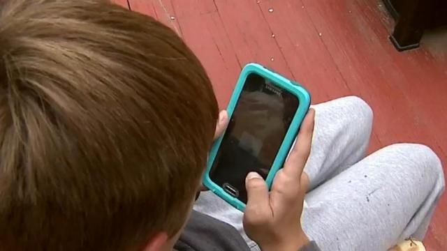 Kids ages 8-18 spend about 7.5 hours in front of a screen each day, data finds