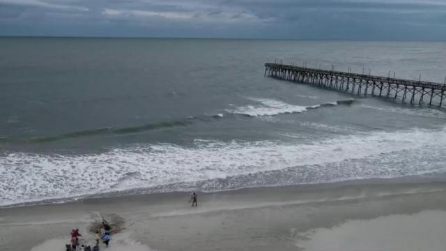 North Carolina beaches prepare for Hurricane ian