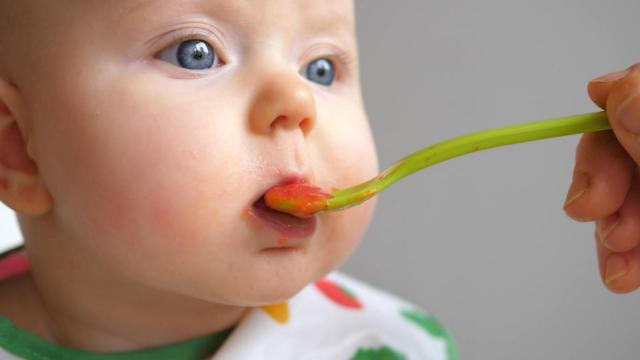 Store-bought or homemade: Which baby food has less heavy metals? 