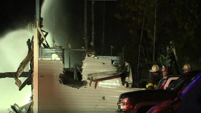2 killed after plane crashes into building near Boston 