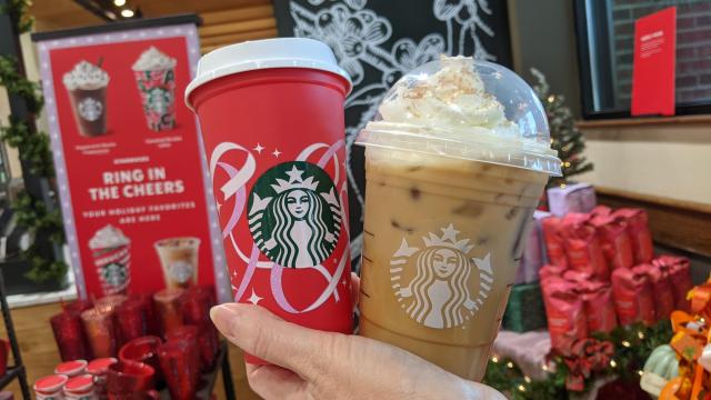 Free Starbucks reusable red cup with holiday drink purchase on Nov. 17